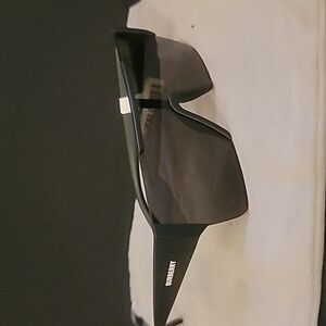 Burberry Black Sporty Sunglasses Unisex